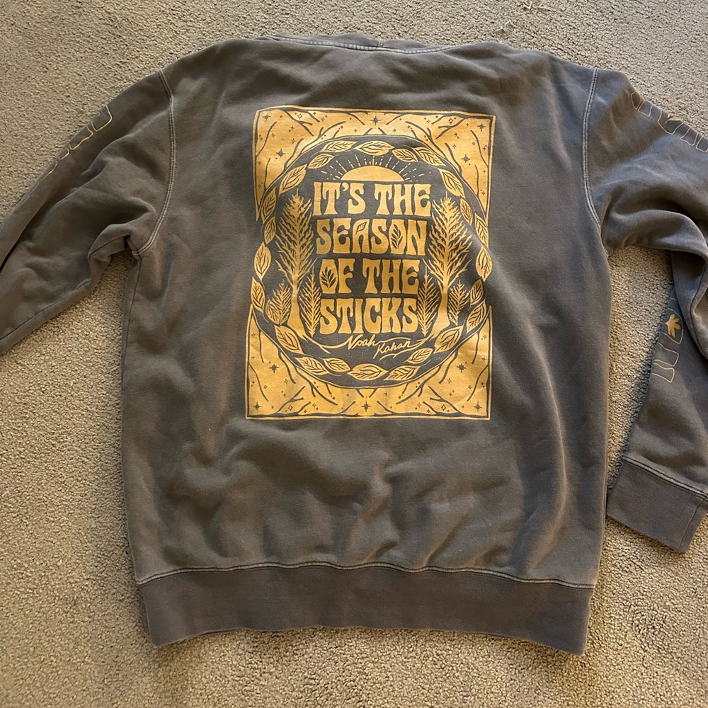 Noah kahan sweatshirt